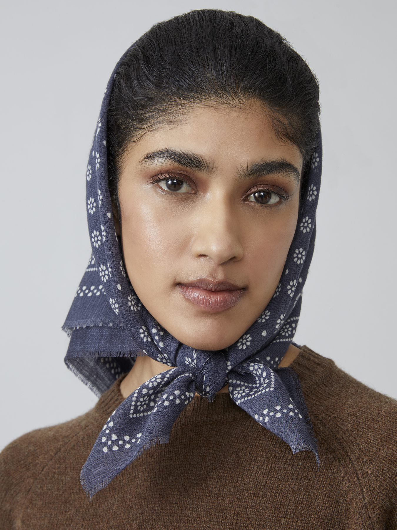 넘버 676 스카프